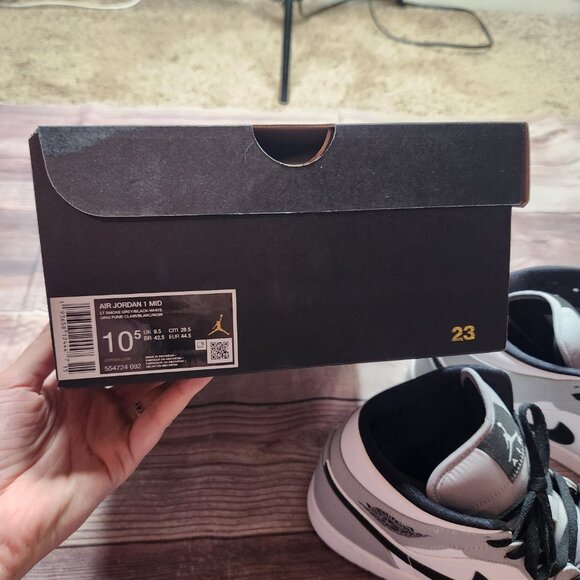 Air Jordan 1 Mid Smoke Gray - Picture 3 of 12